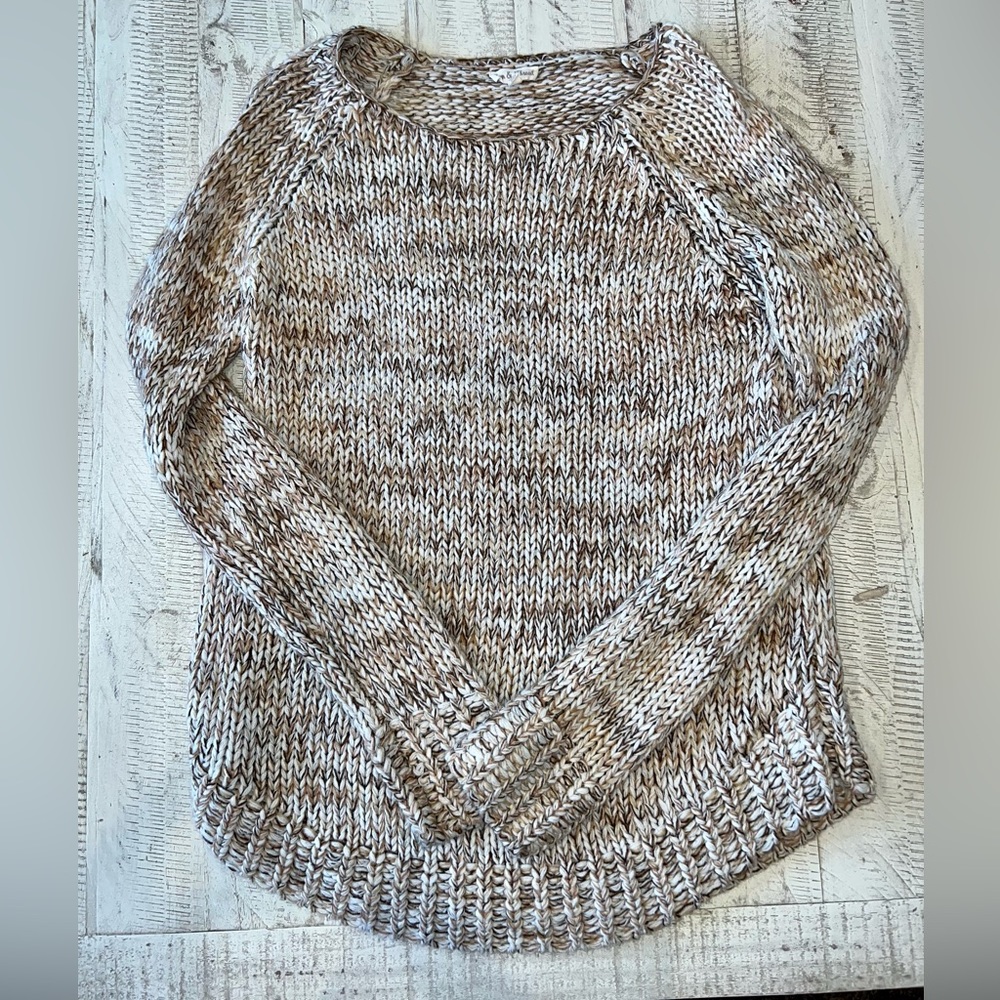 Hem & Thread tan sweater Size Medium EUC